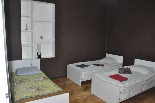 Hostal Tin-tina Guesthouse