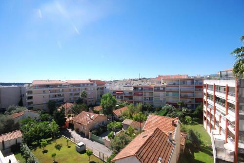 Palm Beach One Bedroom Apartment 48203