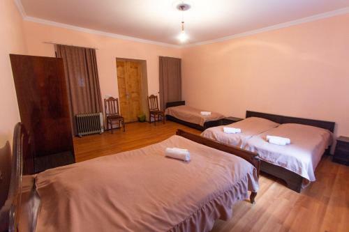 Hostal Eka&nino Guesthouse
