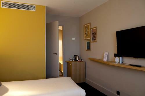 Hotel Mercure Lyon Charbonni�res