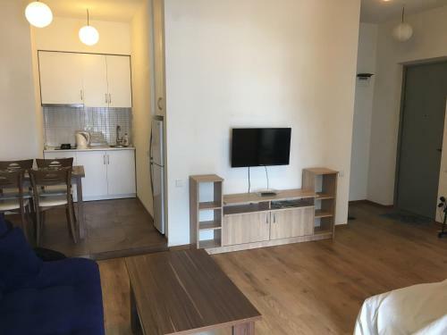 Nino`s Apartment On Khimshiashvili