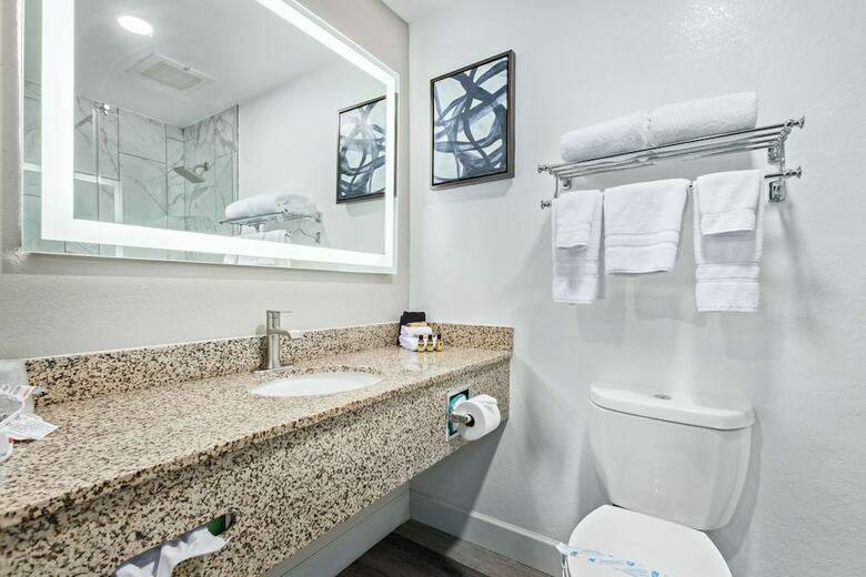 Hotel Fountain Hills Resort By Holiday Inn