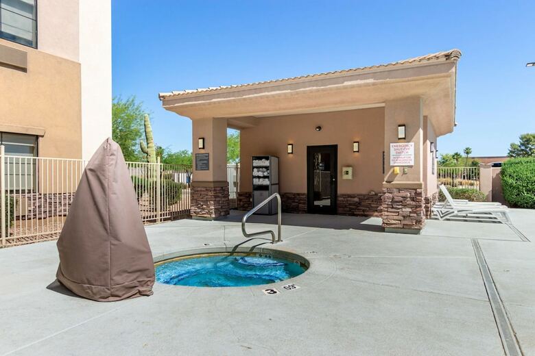 Hotel Fountain Hills Resort By Holiday Inn