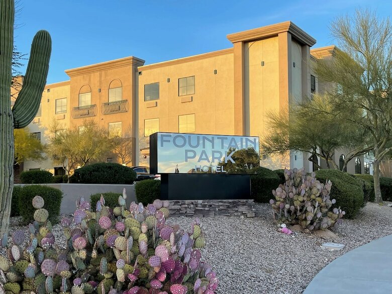 Hotel Fountain Hills Resort By Holiday Inn