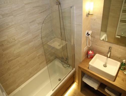Hotel La Tovi�re