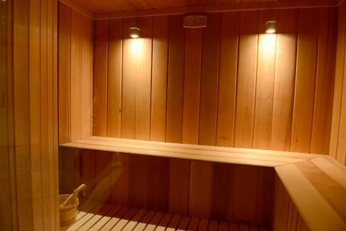 Hotel La Tovi�re