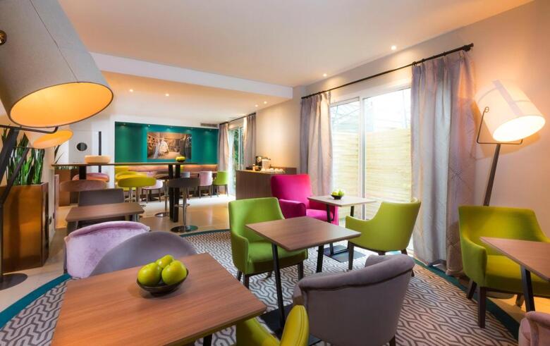 Quality Hotel Acanthe - Boulogne Billancourt
