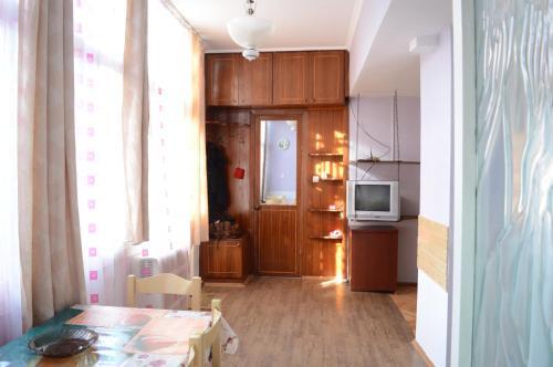 Apartment On Izashvili 17