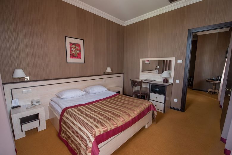 Kopala Rikhe Hotel