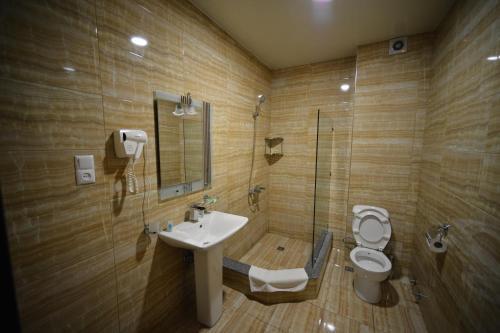 Hotel Holiday House Batumi