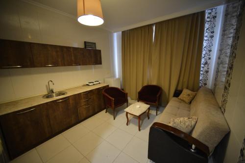 Hotel Holiday House Batumi