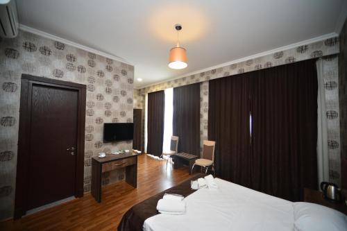 Hotel Holiday House Batumi