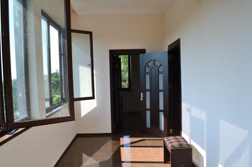 Hostal Shalva Apartment