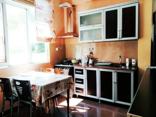Hostal Kemeni Guest House