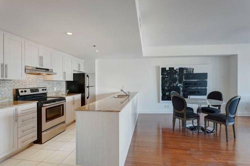 Palais-des-congr�s Furnished Apartments