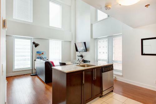 Palais-des-congr�s Furnished Apartments