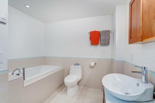 Palais-des-congr�s Furnished Apartments