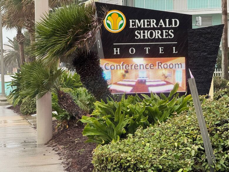 *emerald Shores Hotel*