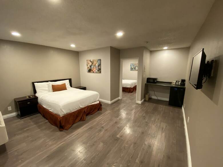 Hotel Anaheim Executive Inn & Suites