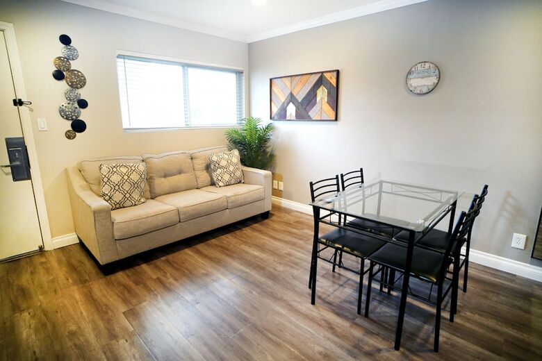 Hotel Anaheim Executive Inn & Suites