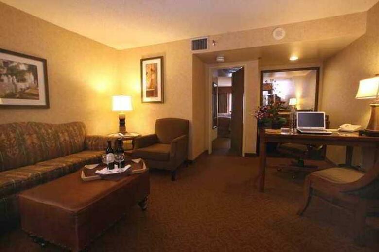 Hotel Embassy Suites Santa Ana - Orange County Airp