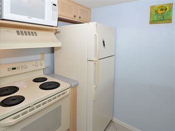 Hotel Resortquest Rentals At Islander Condominiums