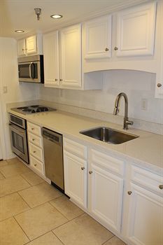 Hotel Resortquest Rentals At Islander Condominiums