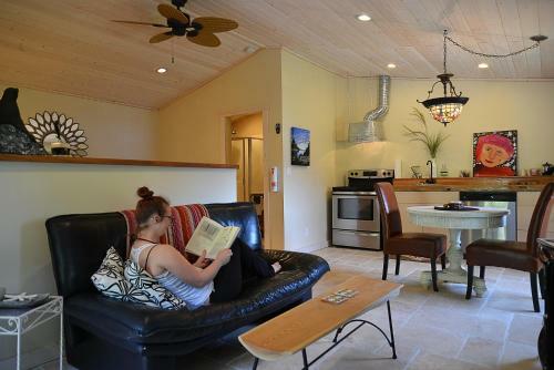 Hostal Casa Bella Guesthouse On Sechelt Inlet