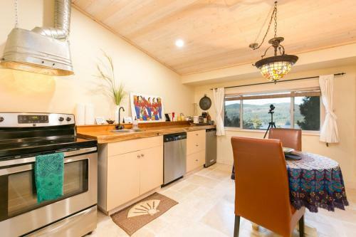 Hostal Casa Bella Guesthouse On Sechelt Inlet