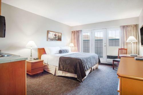 Hotel Super 8 By Wyndham Castlegar Bc