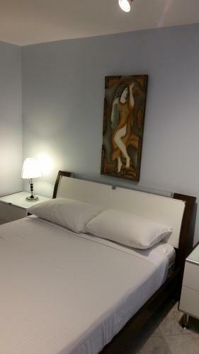 Dundas Apartments & Suites