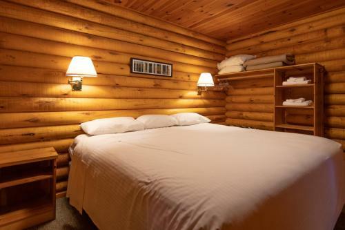 Hotel Cusheon Lake Resort