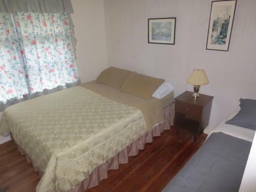 Port Renfrew Country Cottage