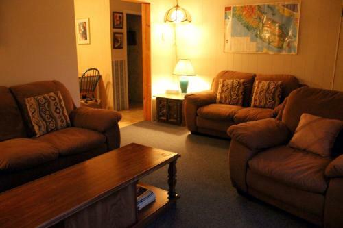 Port Renfrew Country Cottage
