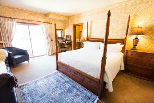 Posada A Bear And Bison Country Inn