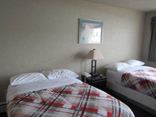 Motel Hide-away Inn