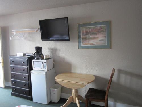 Motel Hide-away Inn