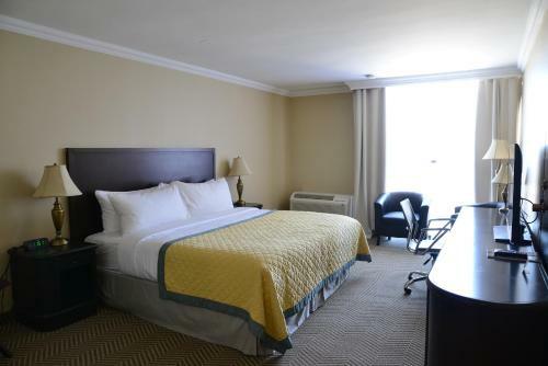 Hotel Edward Village North York