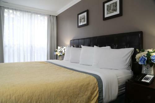 Hotel Edward Village North York