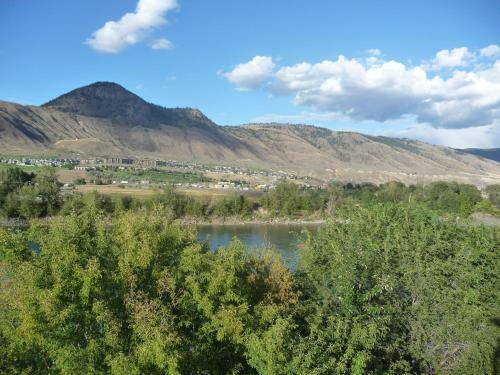 Hotel Riverland Inn & Suites