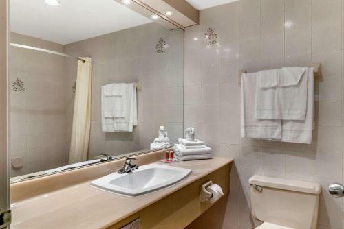 Hotel Econolodge Brossard