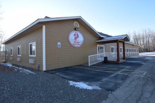 Posada The Lion Inn & Suites