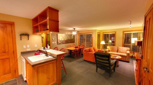 Hotel Embarc Whistler By Diamond Resorts