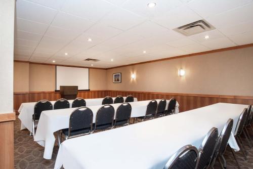 Sandman Hotel & Suites Vernon