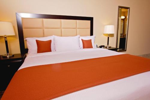 Hotel Service Plus Encore