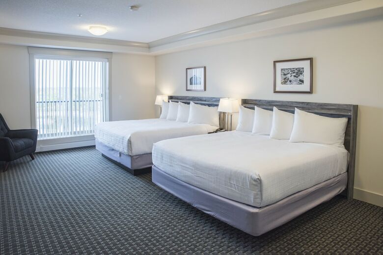 Hotel Chateau Nova Yellowknife