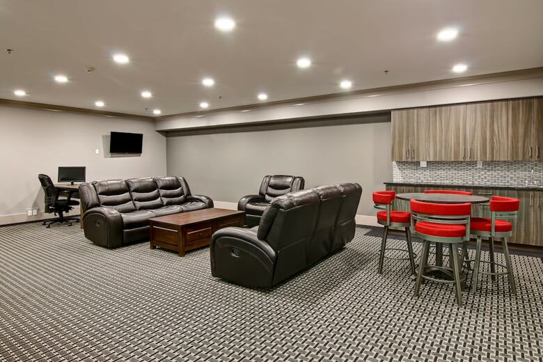 Hotel Chateau Nova Yellowknife