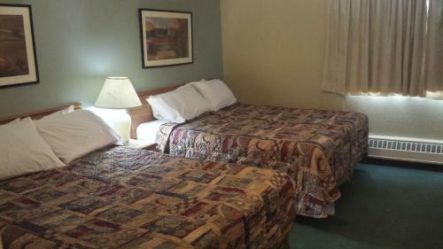 Hotel Northwoods Inn & Suites