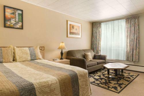 Hotel Thriftlodge Cochrane