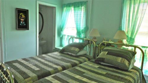 Bed & Breakfast Pillsbury Guest House